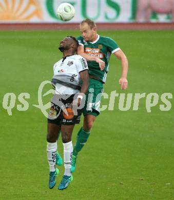 Fussball tipico Bundesliga. RZ Pellets WAC gegen Rapid Wien. Issiaka Ouedraogo,  (WAC), Mario Sonnleitner (Rapid). Wolfsberg, am 15.5.2018.
Foto: Kuess

---
pressefotos, pressefotografie, kuess, qs, qspictures, sport, bild, bilder, bilddatenbank