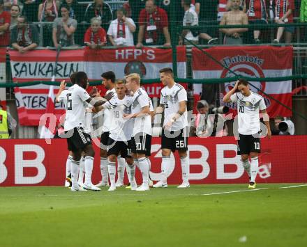 Fussball Laenderspiel. Oesterreich gegen Deutschland.  Torjubel Mesut Oezil, Niklas Suele, Julian Brandt, Joshua Kimmich, Antonio Ruediger (Deutschland). Klagenfurt Woerthersee Stadion, am 2.6.2018.
Foto: Kuess


---
pressefotos, pressefotografie, kuess, qs, qspictures, sport, bild, bilder, bilddatenbank