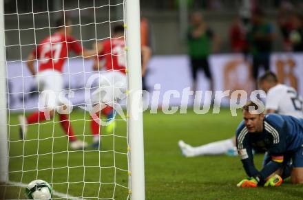 Fussball Laenderspiel. Oesterreich gegen Deutschland. Torjubel Florian Grillitsch, Stefan Lainer, (Oesterreich), Manuel Neuer  (Deutschland). Klagenfurt Woerthersee Stadion, am 2.6.2018.
Foto: Kuess


---
pressefotos, pressefotografie, kuess, qs, qspictures, sport, bild, bilder, bilddatenbank