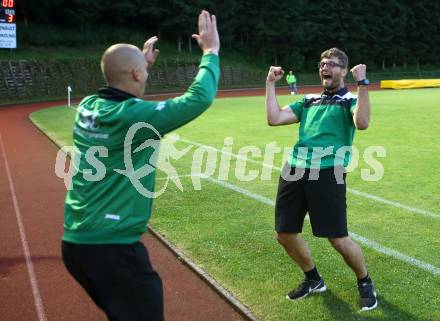 Fussball. Kaerntner Liga. Voelkermarkt gegen FC Lendorf. Jubel Trainer Christoph Morgenstern   (Lendorf). Voelkermarkt, 8.6.2018.
Foto: Kuess
---
pressefotos, pressefotografie, kuess, qs, qspictures, sport, bild, bilder, bilddatenbank