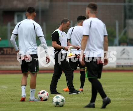 Fussball. Kaerntner Liga. Voelkermarkt gegen FC Lendorf. Trainer Kurt Stuck  (Voelkermarkt). Voelkermarkt, 8.6.2018.
Foto: Kuess
---
pressefotos, pressefotografie, kuess, qs, qspictures, sport, bild, bilder, bilddatenbank