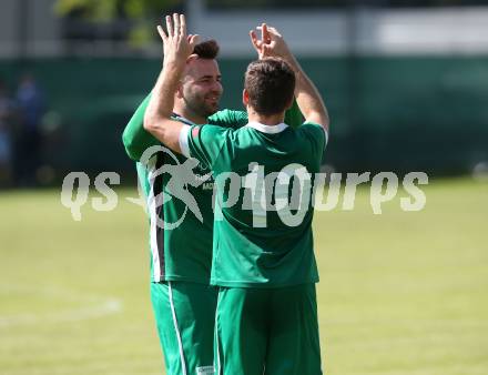 Fussball 1. Klasse C. Donau gegen Ebental. Torjubel Nikola Andrijevic, Wolfgang Schoenthaler (Donau). Klagenfurt, am 9.6.2018.
Foto: Kuess
---
pressefotos, pressefotografie, kuess, qs, qspictures, sport, bild, bilder, bilddatenbank