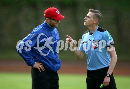 Fussball. Kaerntner Liga. Voelkermarkt gegen FC Lendorf. Trainer Christoph Morgenstern  (Lendorf), Schiedsrichter Thomas Froehlacher. Voelkermarkt, 8.6.2018.
Foto: Kuess
---
pressefotos, pressefotografie, kuess, qs, qspictures, sport, bild, bilder, bilddatenbank