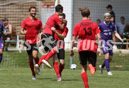 Fussball Unterliga Ost. Gurnitz gegen Eisenkappel. Torjubel Matic Petek, Daniel Urschitz (Gurnitz). Gurnitz, am 29.7.2018.
Foto: Kuess
---
pressefotos, pressefotografie, kuess, qs, qspictures, sport, bild, bilder, bilddatenbank