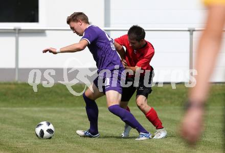 Fussball Unterliga Ost. Gurnitz gegen Eisenkappel. Patrick Steiner,  (Gurnitz),  Matija Smrtnik (Eisenkappel). Gurnitz, am 29.7.2018.
Foto: Kuess
---
pressefotos, pressefotografie, kuess, qs, qspictures, sport, bild, bilder, bilddatenbank