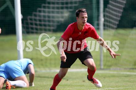 Fussball Unterliga Ost. Gurnitz gegen Eisenkappel. Torjubel Daniel Urschitz (Gurnitz). Gurnitz, am 29.7.2018.
Foto: Kuess
---
pressefotos, pressefotografie, kuess, qs, qspictures, sport, bild, bilder, bilddatenbank