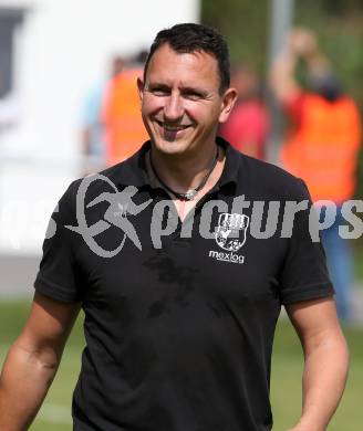 Fussball Unterliga Ost. Gurnitz gegen Eisenkappel. Trainer Andreas Theobald Poeck (Gurnitz). Gurnitz, am 29.7.2018.
Foto: Kuess
---
pressefotos, pressefotografie, kuess, qs, qspictures, sport, bild, bilder, bilddatenbank
