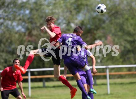 Fussball Unterliga Ost. Gurnitz gegen Eisenkappel. Michael Kolbitsch, (Gurnitz), Dejan Dandic  (Eisenkappel). Gurnitz, am 29.7.2018.
Foto: Kuess
---
pressefotos, pressefotografie, kuess, qs, qspictures, sport, bild, bilder, bilddatenbank