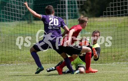 Fussball Unterliga Ost. Gurnitz gegen Eisenkappel. Nico Roman Raczynski, Andreas Rauter, (Gurnitz), David Writzl  (Eisenkappel). Gurnitz, am 29.7.2018.
Foto: Kuess
---
pressefotos, pressefotografie, kuess, qs, qspictures, sport, bild, bilder, bilddatenbank