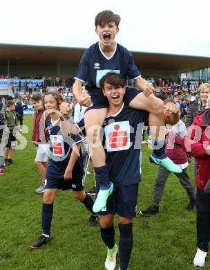 Fussball Schuelerliga. Bundesmeisterschaft. Finale. BG/BRG/SRG Klagenfurt-Lerchenfeld U13 gegen NSMS 10 Wendstattgasse U13. Jubel Marco Modritsch, Daniel Genser, Lerchenfeld. Landskron, am 28.6.2018.
Foto: Kuess
---
pressefotos, pressefotografie, kuess, qs, qspictures, sport, bild, bilder, bilddatenbank