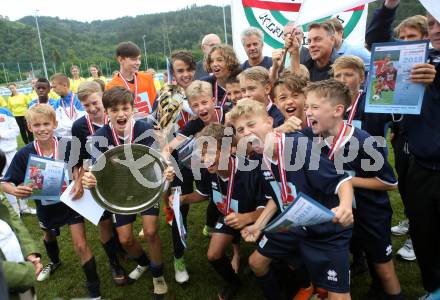 Fussball Schuelerliga. Bundesmeisterschaft. Finale. BG/BRG/SRG Klagenfurt-Lerchenfeld U13 gegen NSMS 10 Wendstattgasse U13. Jubel Lerchenfeld. Landskron, am 28.6.2018.
Foto: Kuess
---
pressefotos, pressefotografie, kuess, qs, qspictures, sport, bild, bilder, bilddatenbank