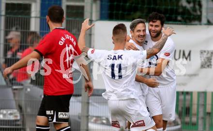 Fussball. Kaerntner Liga. SAK gegen St. Michael/Bleiburg. Torjubel Thomas Riedl, Stephan Buergler, Jurinic Andrej (SAK). Klagenfurt, 3.8.2018.
Foto: Kuess
---
pressefotos, pressefotografie, kuess, qs, qspictures, sport, bild, bilder, bilddatenbank