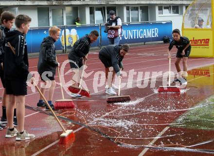 Fussball tipico Bundesliga. RZ Pellets WAC gegen FK Austria Wien.  Regen in der Lavanttal Arena. Wolfsberg, am 5.8.2018.
Foto: Kuess

---
pressefotos, pressefotografie, kuess, qs, qspictures, sport, bild, bilder, bilddatenbank