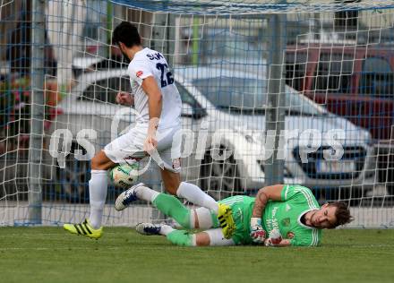 Fussball. Kaerntner Liga. SAK gegen St. Michael/Bleiburg. Stephan Buergler,  (SAK),  Tomaz Vidergar (St. Michael). Klagenfurt, 3.8.2018.
Foto: Kuess
---
pressefotos, pressefotografie, kuess, qs, qspictures, sport, bild, bilder, bilddatenbank