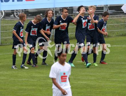 Fussball Schuelerliga. Bundesmeisterschaft. Finale. BG/BRG/SRG Klagenfurt-Lerchenfeld U13 gegen NSMS 10 Wendstattgasse U13. Torjubel Marco Modritsch (Lerchenfeld). Landskron, am 28.6.2018.
Foto: Kuess
---
pressefotos, pressefotografie, kuess, qs, qspictures, sport, bild, bilder, bilddatenbank