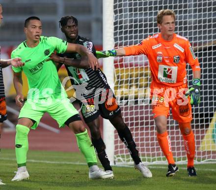 Fussball Testspiel. RZ Pellets WAC gegen Hannover 96. Ash Kigbu, Christian Dobnik,  (WAC), Bobby Wood  (Hannover). Wolfsberg, am 1.8.2018.
Foto: Kuess
---
pressefotos, pressefotografie, kuess, qs, qspictures, sport, bild, bilder, bilddatenbank