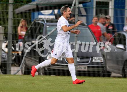 Fussball Kaerntner Liga. SAK gegen St. Michael/Bleiburg. Torjubel Thomas Riedl (SAK). Klagenfurt, am 3.8.2018.
Foto: Kuess
---
pressefotos, pressefotografie, kuess, qs, qspictures, sport, bild, bilder, bilddatenbank