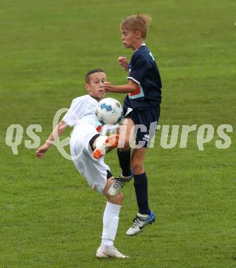 Fussball Schuelerliga. Bundesmeisterschaft. Finale. BG/BRG/SRG Klagenfurt-Lerchenfeld U13 gegen NSMS 10 Wendstattgasse U13. Maximilian Leipold,  (Lerchenfeld), Mark Lakatos (Wendstattgasse). Landskron, am 28.6.2018.
Foto: Kuess
---
pressefotos, pressefotografie, kuess, qs, qspictures, sport, bild, bilder, bilddatenbank