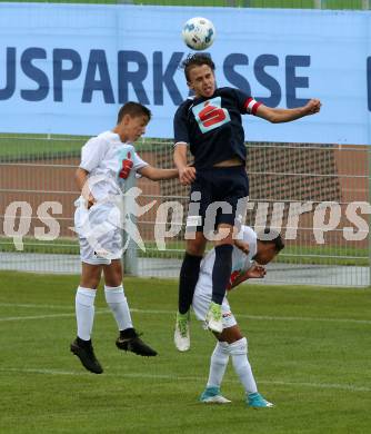 Fussball Schuelerliga. Bundesmeisterschaft. Finale. BG/BRG/SRG Klagenfurt-Lerchenfeld U13 gegen NSMS 10 Wendstattgasse U13. Daniel Hans Genser, (Lerchenfeld), Dejan Radonjic, Martin Mitrovic  (Wendstattgasse). Landskron, am 28.6.2018.
Foto: Kuess
---
pressefotos, pressefotografie, kuess, qs, qspictures, sport, bild, bilder, bilddatenbank