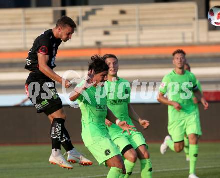 Fussball Testspiel. RZ Pellets WAC gegen Hannover 96.  Bernd Gschweidl,  (WAC), Miiko Albornoz (Hannover). Wolfsberg, am 1.8.2018.
Foto: Kuess
---
pressefotos, pressefotografie, kuess, qs, qspictures, sport, bild, bilder, bilddatenbank
