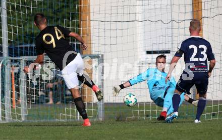 Fussball 1. KLasse C. Kappel gegen Feistritz/Rosental. Bernhard Witschnig, Philipp Koch (Kappel), Elvis Pasic (Feistritz). Kappel, am 4.8.2018.
Foto: Kuess
---
pressefotos, pressefotografie, kuess, qs, qspictures, sport, bild, bilder, bilddatenbank