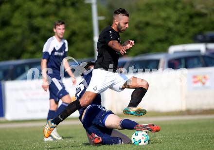 Fussball 1. KLasse C. Kappel gegen Feistritz/Rosental.  Georg Steiner,  (Kappel), Sead Sabotic (Feistritz). Kappel, am 4.8.2018.
Foto: Kuess
---
pressefotos, pressefotografie, kuess, qs, qspictures, sport, bild, bilder, bilddatenbank