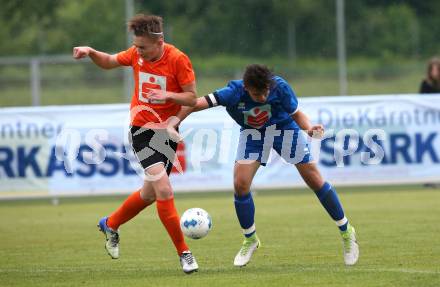 Fussball Schuelerliga. Finale. FSSZ Spittal an der Drau gegen BG/BRG/SRG Klagenfurt-Lerchenfeld. Jonas Huber,  (Spittal), Daniel Genser (Klagenfurt). Landskron, am 29.5.2018.
Foto: Kuess
---
pressefotos, pressefotografie, kuess, qs, qspictures, sport, bild, bilder, bilddatenbank