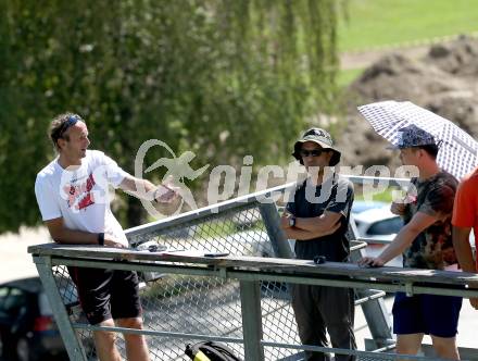 Schispringen Damen. Training. Heinz Kuttin Cheftrainer der chinesischen Skispringerinnen. Villach, am 28.7.2018.
Foto: Kuess
---
pressefotos, pressefotografie, kuess, qs, qspictures, sport, bild, bilder, bilddatenbank