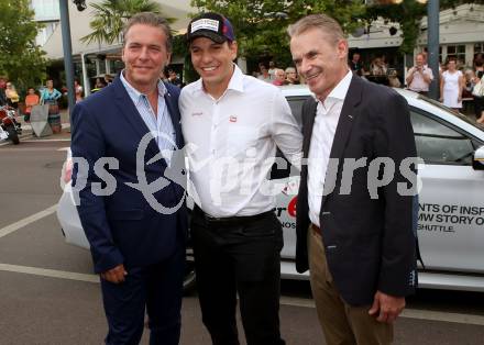 Starmeile. Walk of Fame Velden.  Paul Vogel, Markus Salcher, Buergermeister Ferdinand Vouk. Velden, am 22.7.2018.
Foto: Kuess
---
pressefotos, pressefotografie, kuess, qs, qspictures, sport, bild, bilder, bilddatenbank