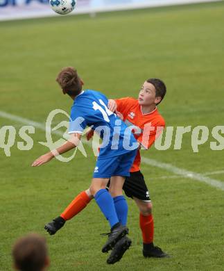 Fussball Schuelerliga. Finale. FSSZ Spittal an der Drau gegen BG/BRG/SRG Klagenfurt-Lerchenfeld. Lukas Aigner,  (Spittal), Maximilian Trappitsch (Klagenfurt). Landskron, am 29.5.2018.
Foto: Kuess
---
pressefotos, pressefotografie, kuess, qs, qspictures, sport, bild, bilder, bilddatenbank