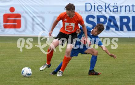 Fussball Schuelerliga. Finale. FSSZ Spittal an der Drau gegen BG/BRG/SRG Klagenfurt-Lerchenfeld. Jonas Huber,  (Spittal), Nico Klimbacher (Klagenfurt). Landskron, am 29.5.2018.
Foto: Kuess
---
pressefotos, pressefotografie, kuess, qs, qspictures, sport, bild, bilder, bilddatenbank