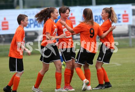 Fussball Schuelerliga. Finale. FSSZ Spittal an der Drau gegen BG/BRG/SRG Klagenfurt-Lerchenfeld. Torjubel Sandro Morgenstern (Spittal). Landskron, am 29.5.2018.
Foto: Kuess
---
pressefotos, pressefotografie, kuess, qs, qspictures, sport, bild, bilder, bilddatenbank