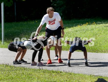 Schispringen Damen. Training. Heinz Kuttin Cheftrainer der chinesischen Skispringerinnen. Villach, am 28.7.2018.
Foto: Kuess
---
pressefotos, pressefotografie, kuess, qs, qspictures, sport, bild, bilder, bilddatenbank