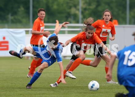 Fussball Schuelerliga. Finale. FSSZ Spittal an der Drau gegen BG/BRG/SRG Klagenfurt-Lerchenfeld. Alicia Morgenstern,  (Spittal), Marco Modritsch (Klagenfurt). Landskron, am 29.5.2018.
Foto: Kuess
---
pressefotos, pressefotografie, kuess, qs, qspictures, sport, bild, bilder, bilddatenbank