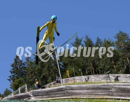 Schispringen Damen. Training. Heinz Kuttin Cheftrainer der chinesischen Skispringerinnen. Villach, am 28.7.2018.
Foto: Kuess
---
pressefotos, pressefotografie, kuess, qs, qspictures, sport, bild, bilder, bilddatenbank