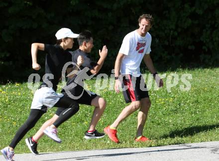 Schispringen Damen. Training. Heinz Kuttin Cheftrainer der chinesischen Skispringerinnen. Villach, am 28.7.2018.
Foto: Kuess
---
pressefotos, pressefotografie, kuess, qs, qspictures, sport, bild, bilder, bilddatenbank