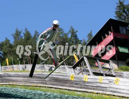 Schispringen Damen. Training. Heinz Kuttin Cheftrainer der chinesischen Skispringerinnen. Villach, am 28.7.2018.
Foto: Kuess
---
pressefotos, pressefotografie, kuess, qs, qspictures, sport, bild, bilder, bilddatenbank