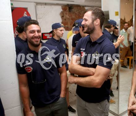 EBEL. Eishockey Bundesliga. Mannschaftspraesentation VSV.    Jerry Pollastrone,  MacGregor Sharp, . Villach, am 8.8.2018.
Foto: Kuess
---
pressefotos, pressefotografie, kuess, qs, qspictures, sport, bild, bilder, bilddatenbank