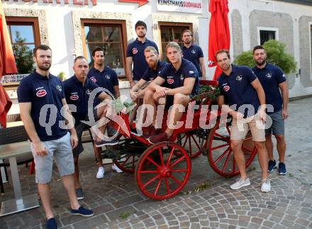 EBEL. Eishockey Bundesliga. Mannschaftspraesentation VSV. MacGregor Sharp, Blaine Down, Brandon Alderson, Corey Trivino, Jamie Fraser, Kevin Raine, Dan Bakala, Jason Desantis,  Jerry Pollastrone.  Villach, am 8.8.2018.
Foto: Kuess
---
pressefotos, pressefotografie, kuess, qs, qspictures, sport, bild, bilder, bilddatenbank