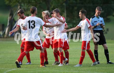 Fussball. Kaerntner Liga. Lind gegen Woelfnitz.  Torjubel (Woelfnitz). Lind, 18.8.2018.
Foto: Kuess
---
pressefotos, pressefotografie, kuess, qs, qspictures, sport, bild, bilder, bilddatenbank