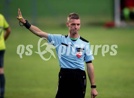 Fussball. Kaerntner Liga. Lind gegen Woelfnitz.  Schiedsrichter Holger Dietz. Lind, 18.8.2018.
Foto: Kuess
---
pressefotos, pressefotografie, kuess, qs, qspictures, sport, bild, bilder, bilddatenbank