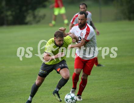 Fussball. Kaerntner Liga. Lind gegen Woelfnitz.  Sven Unterguggenberger (Lind),  Mattias Sereinig (Woelfnitz). Lind, 18.8.2018.
Foto: Kuess
---
pressefotos, pressefotografie, kuess, qs, qspictures, sport, bild, bilder, bilddatenbank