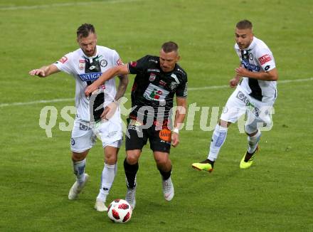 Fussball tipico Bundesliga. RZ Pellets WAC gegen SK Puntigamer Sturm Graz.  Christopher Wernitznig,  (WAC), Peter Zulj (Graz). Wolfsberg, am 25.8.2018.
Foto: Kuess

---
pressefotos, pressefotografie, kuess, qs, qspictures, sport, bild, bilder, bilddatenbank