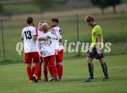 Fussball. Kaerntner Liga. Lind gegen Woelfnitz.  Torjubel Lukas Michael Rutnig (Woelfnitz). Lind, 18.8.2018.
Foto: Kuess
---
pressefotos, pressefotografie, kuess, qs, qspictures, sport, bild, bilder, bilddatenbank