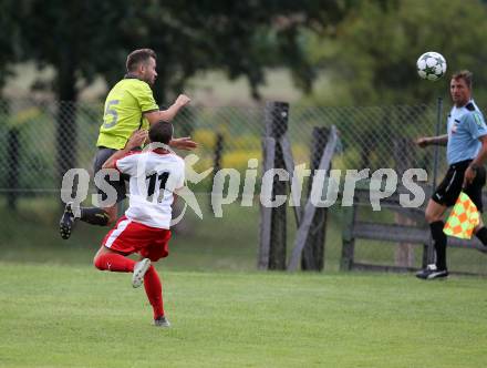 Fussball. Kaerntner Liga. Lind gegen Woelfnitz. Petar Cumbo (Lind),  Lukas Michael Rutnig (Woelfnitz). Lind, 18.8.2018.
Foto: Kuess
---
pressefotos, pressefotografie, kuess, qs, qspictures, sport, bild, bilder, bilddatenbank