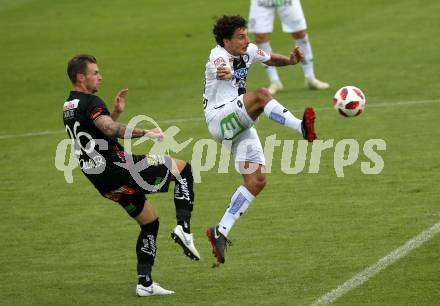 Fussball tipico Bundesliga. RZ Pellets WAC gegen SK Puntigamer Sturm Graz.  Michael Sollbauer,  (WAC), Philipp Hosiner (Graz). Wolfsberg, am 25.8.2018.
Foto: Kuess

---
pressefotos, pressefotografie, kuess, qs, qspictures, sport, bild, bilder, bilddatenbank