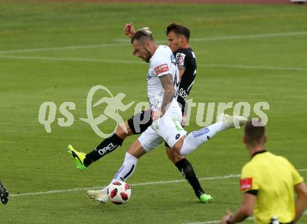 Fussball tipico Bundesliga. RZ Pellets WAC gegen SK Puntigamer Sturm Graz.  Lukas Schmitz,  (WAC), Peter Zulj (Graz). Wolfsberg, am 25.8.2018.
Foto: Kuess

---
pressefotos, pressefotografie, kuess, qs, qspictures, sport, bild, bilder, bilddatenbank