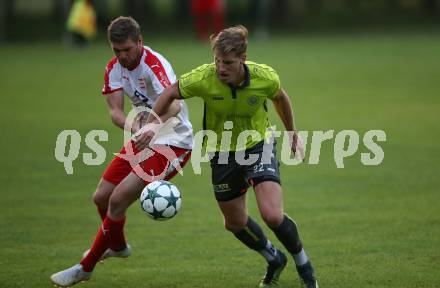 Fussball. Kaerntner Liga. Lind gegen Woelfnitz.  Sven Unterguggenberger (Lind), Daniel Wernig (Woelfnitz). Lind, 18.8.2018.
Foto: Kuess
---
pressefotos, pressefotografie, kuess, qs, qspictures, sport, bild, bilder, bilddatenbank