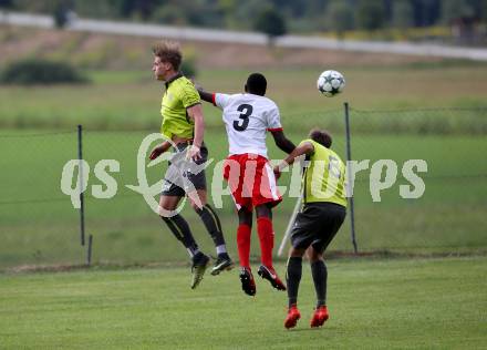 Fussball. Kaerntner Liga. Lind gegen Woelfnitz. Sven Unterguggenberger, Mario Zagler  (Lind), Kevin Mpaka (Woelfnitz). Lind, 18.8.2018.
Foto: Kuess
---
pressefotos, pressefotografie, kuess, qs, qspictures, sport, bild, bilder, bilddatenbank