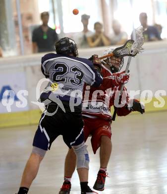 Lacrosse. KAC gegen Vienna Monarchs Lacrosse. Anderlik Thomas,  (KAC),  Andreas Leitgeb (Vienna). Klagenfurt, am 12.8.2018.
Foto: Kuess
---
pressefotos, pressefotografie, kuess, qs, qspictures, sport, bild, bilder, bilddatenbank